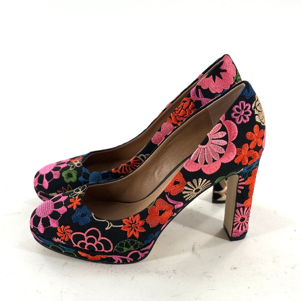 Tahari Black Floral Embroidered Platform Pumps - Picture 4 of 7